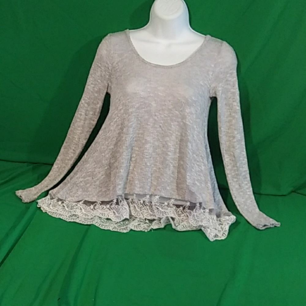 Blu planet small lace long sleeve blouse